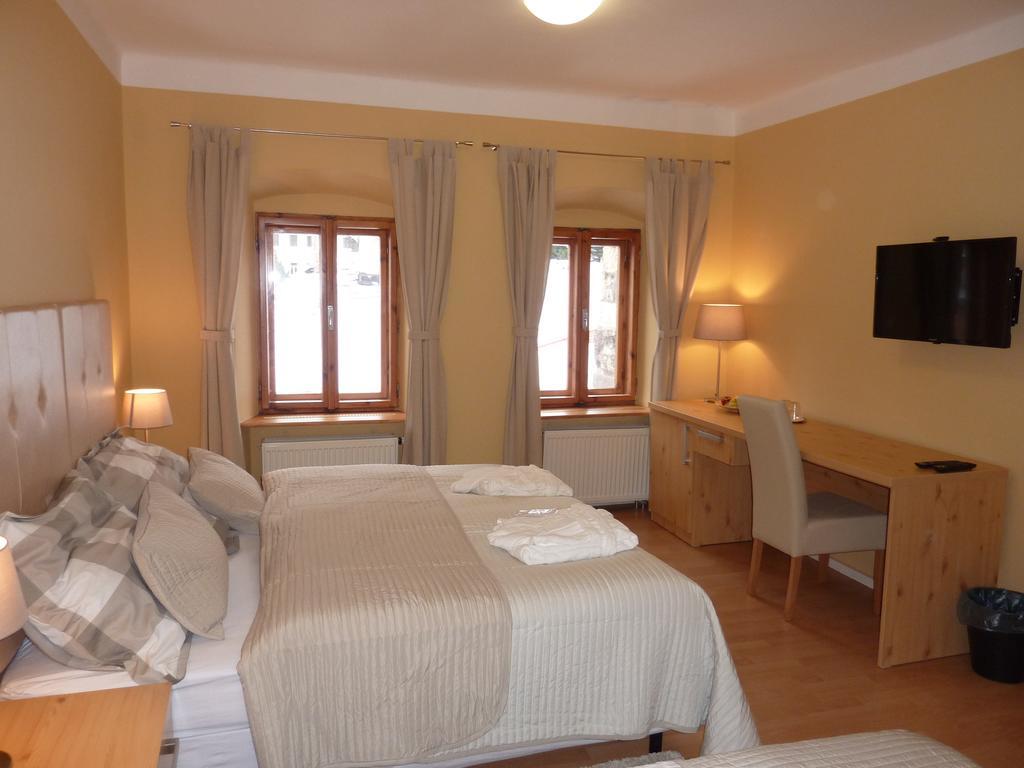 Apartments And Suites Kremnica Quarto foto