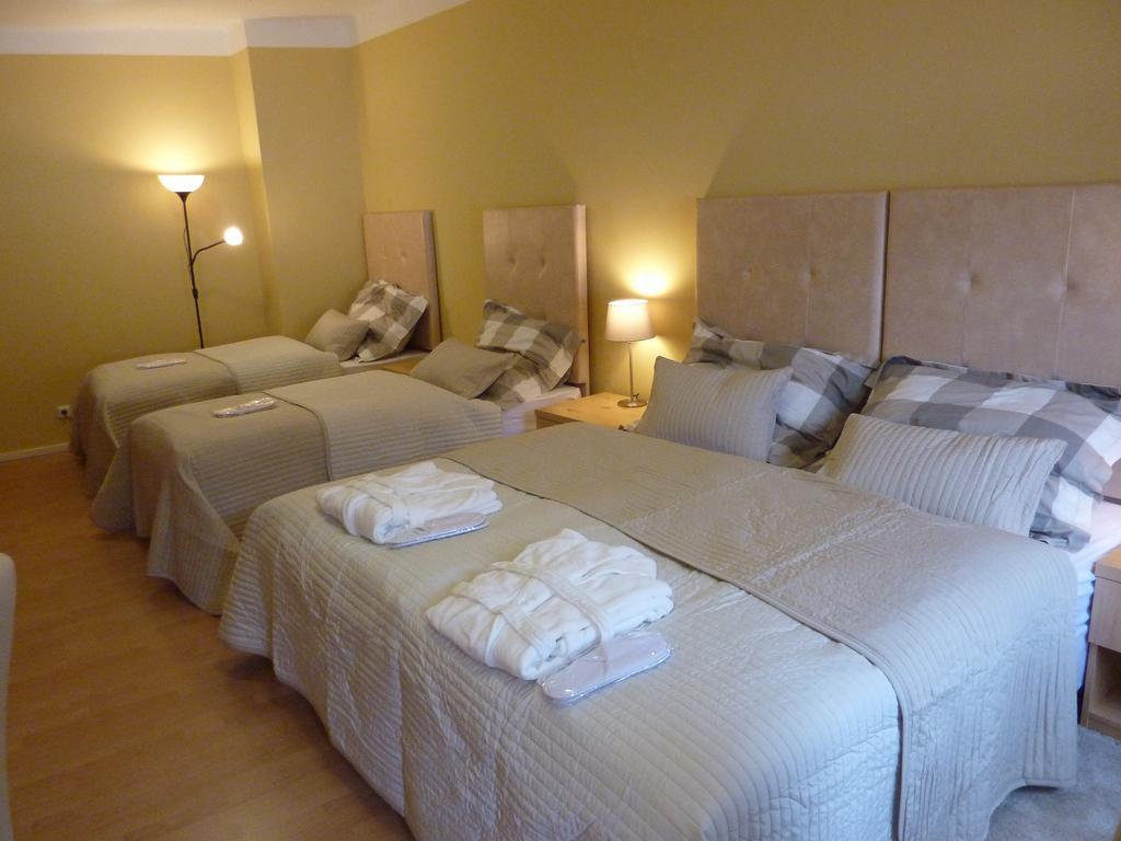 Apartments And Suites Kremnica Quarto foto