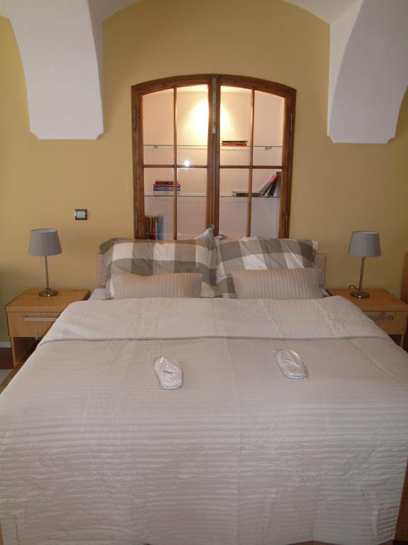 Apartments And Suites Kremnica Quarto foto