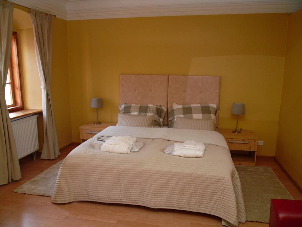 Apartments And Suites Kremnica Exterior foto
